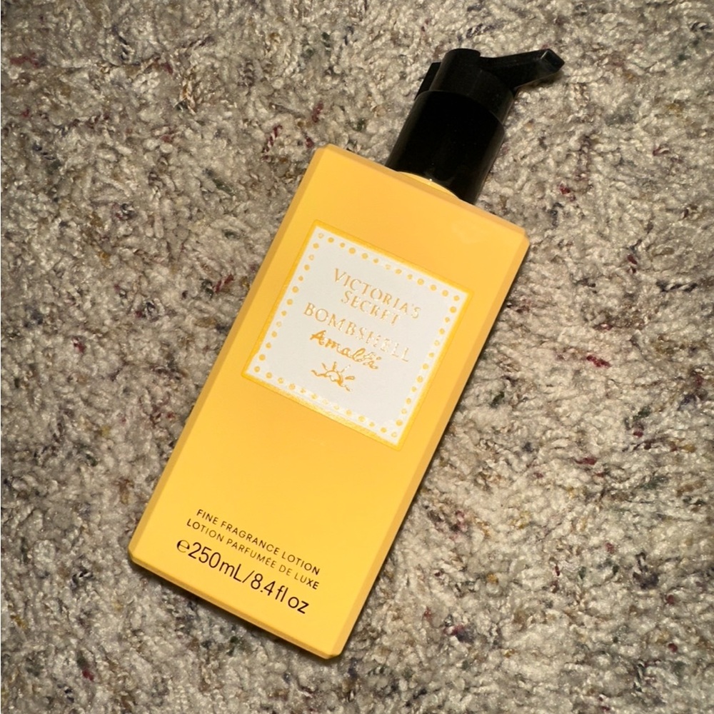 Victoria’s Secret bombshell Amalfi 💛lotion limited edition